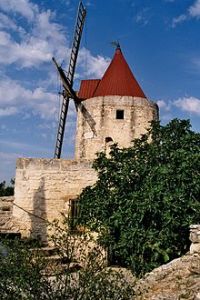 220px-Moulin-alphonse-daudet-alpilles